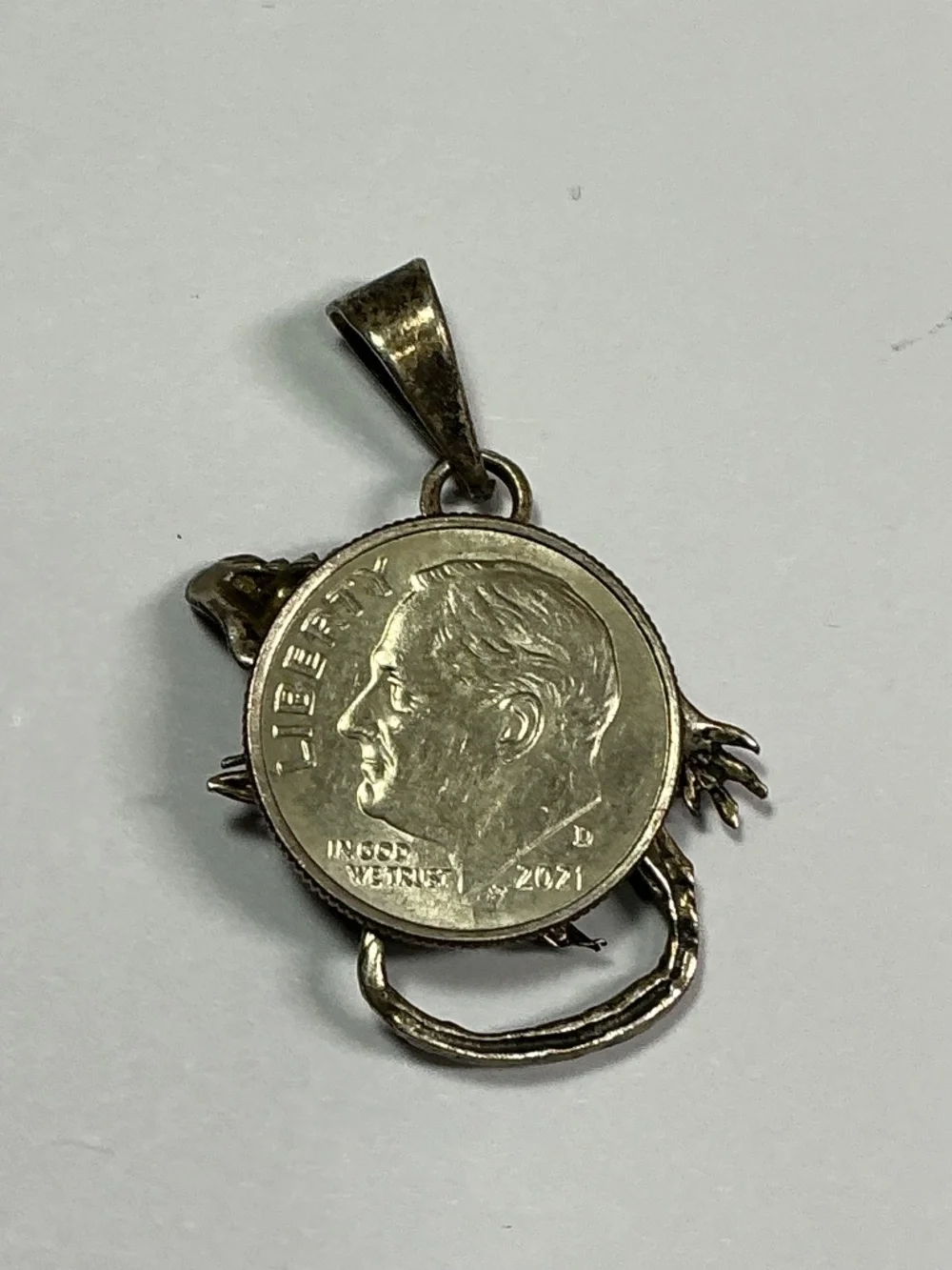 Sterling Silver GECKO 🦎 Pendant. 1 3/8 inches long